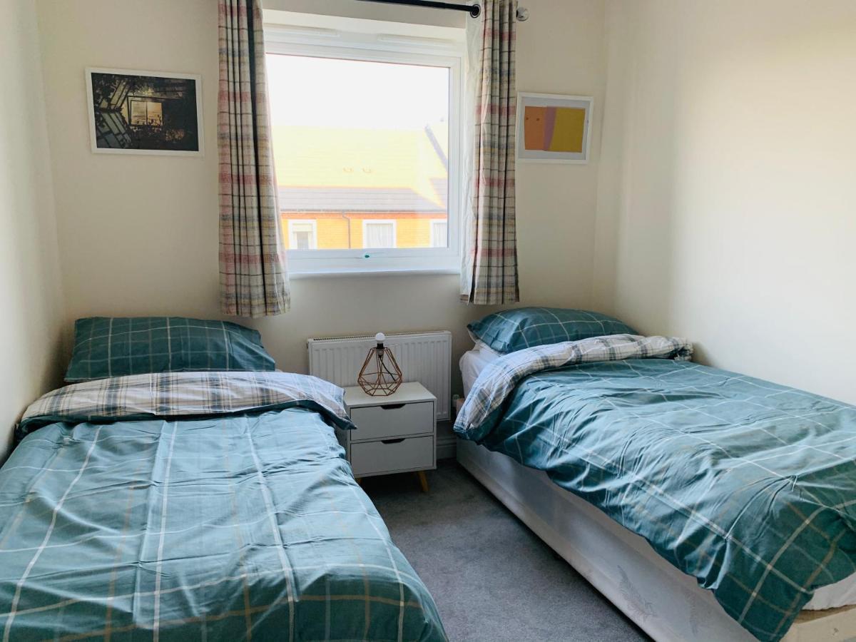 Alpha, Private Double Room, City Centre, Free Parking, Sittingbourne, Kent מראה חיצוני תמונה
